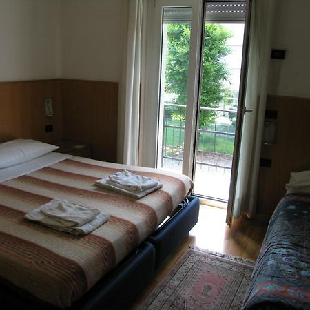 Hotel Oasi Trente Extérieur photo