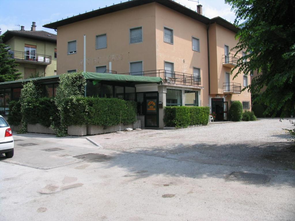 Hotel Oasi Trente Extérieur photo